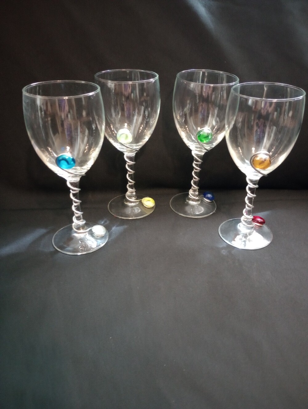Set of 4 Vinrage Art Glass Bejeweled Wire & Glass 7.5" Gem Wine Glasses